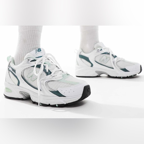 new balance 530s in green and white - Picture 1 of 9